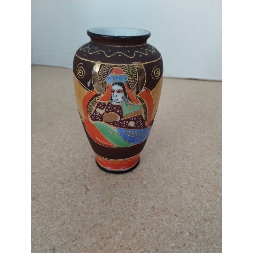 Satsuma Moriage Hand Painted Small Japanese 5" Vase